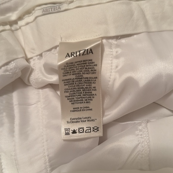 Aritzia White Effortless Shorts - Picture 3 of 3